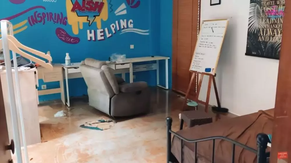 rumah Irish Bella usai surut © YouTube