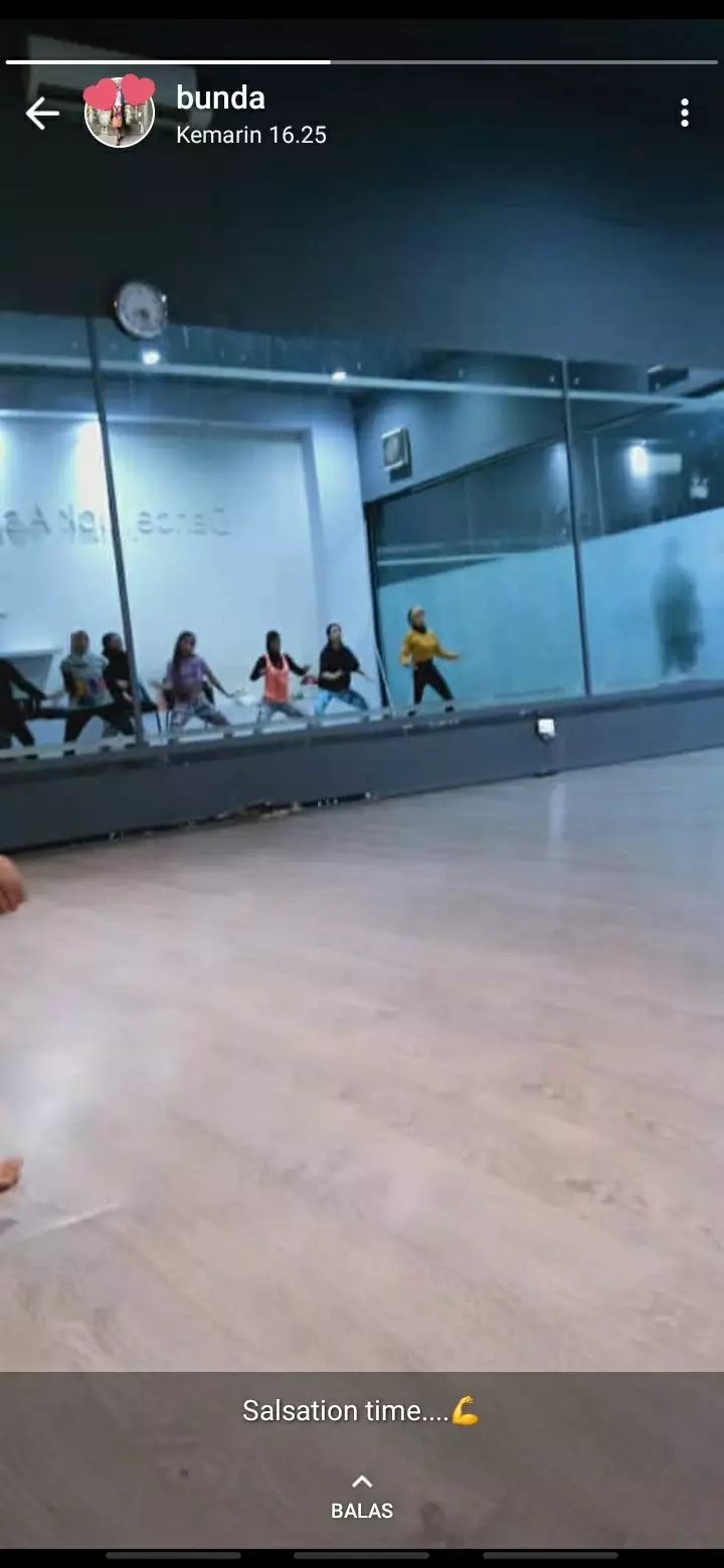 emak pamer kesibukan di WA © Berbagai Sumber emak pamer kesibukan di WA © Berbagai Sumber