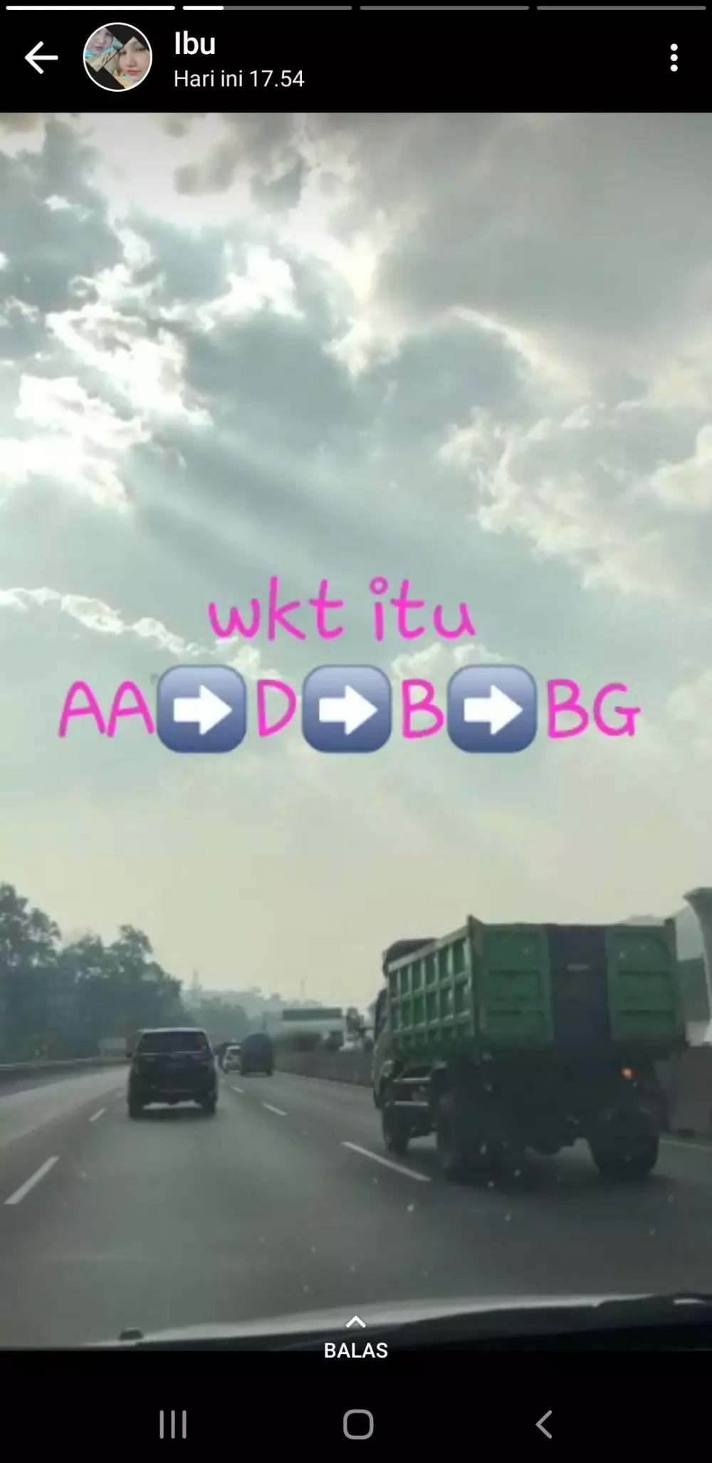 emak pamer kesibukan di WA © Berbagai Sumber emak pamer kesibukan di WA © Berbagai Sumber