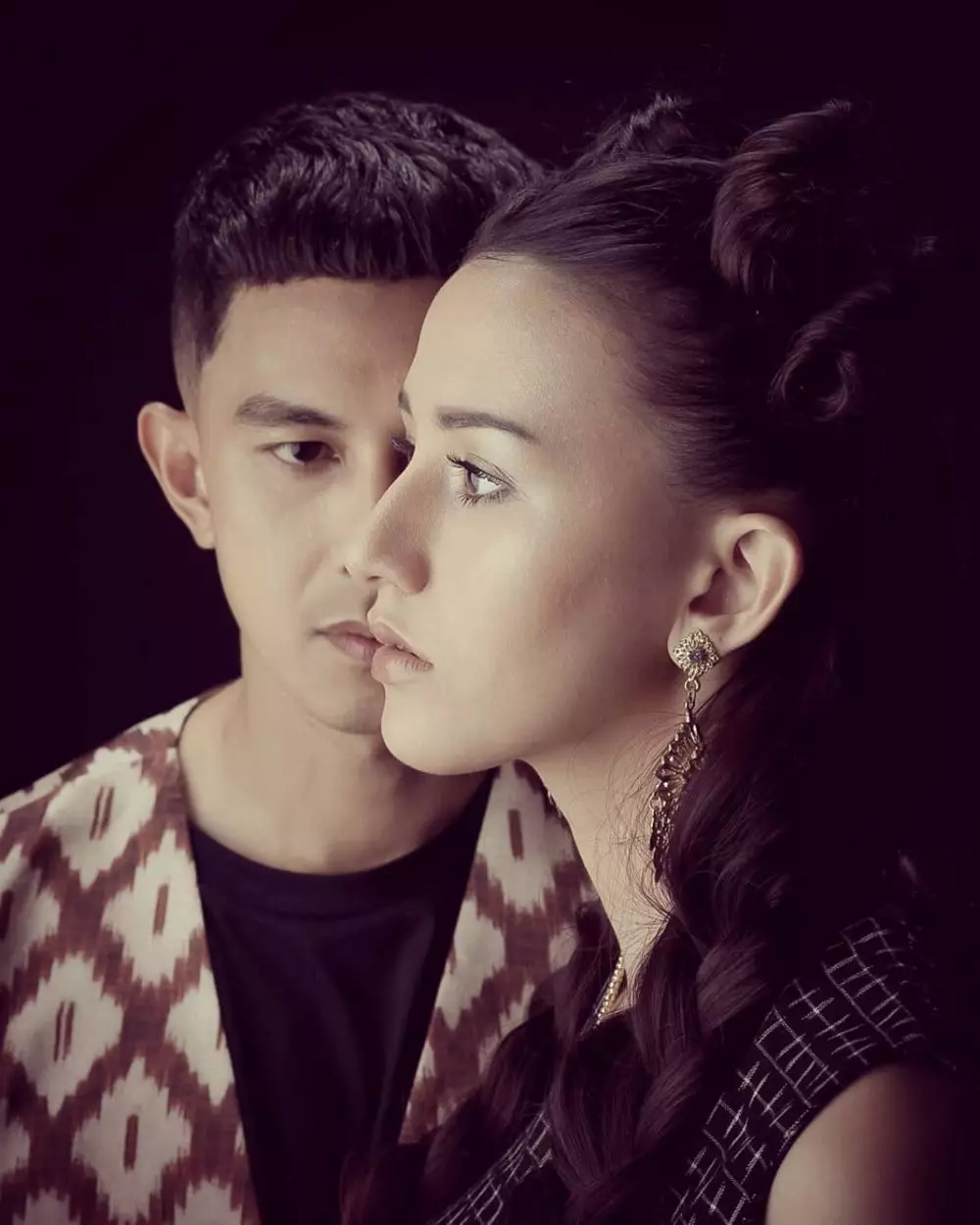 Potret Dahlia Poland saat bermakeup © 2021 brilio.net Potret Dahlia Poland saat bermakeup © 2021 brilio.net