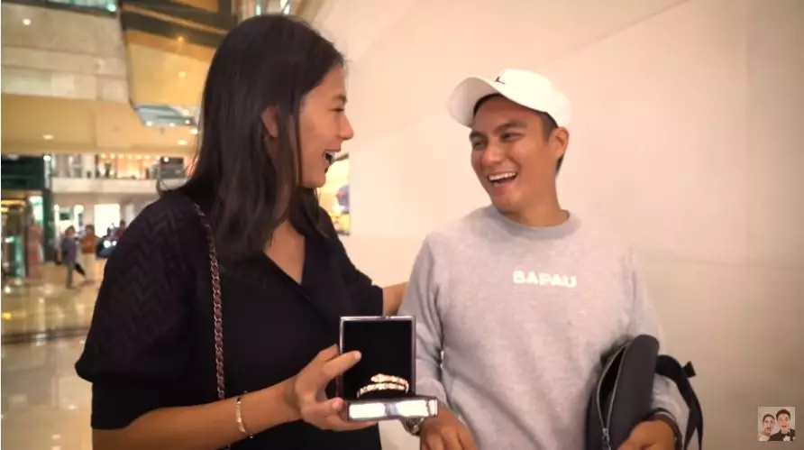 Seleb dapat kado ultah berlian dari suami Instagram 