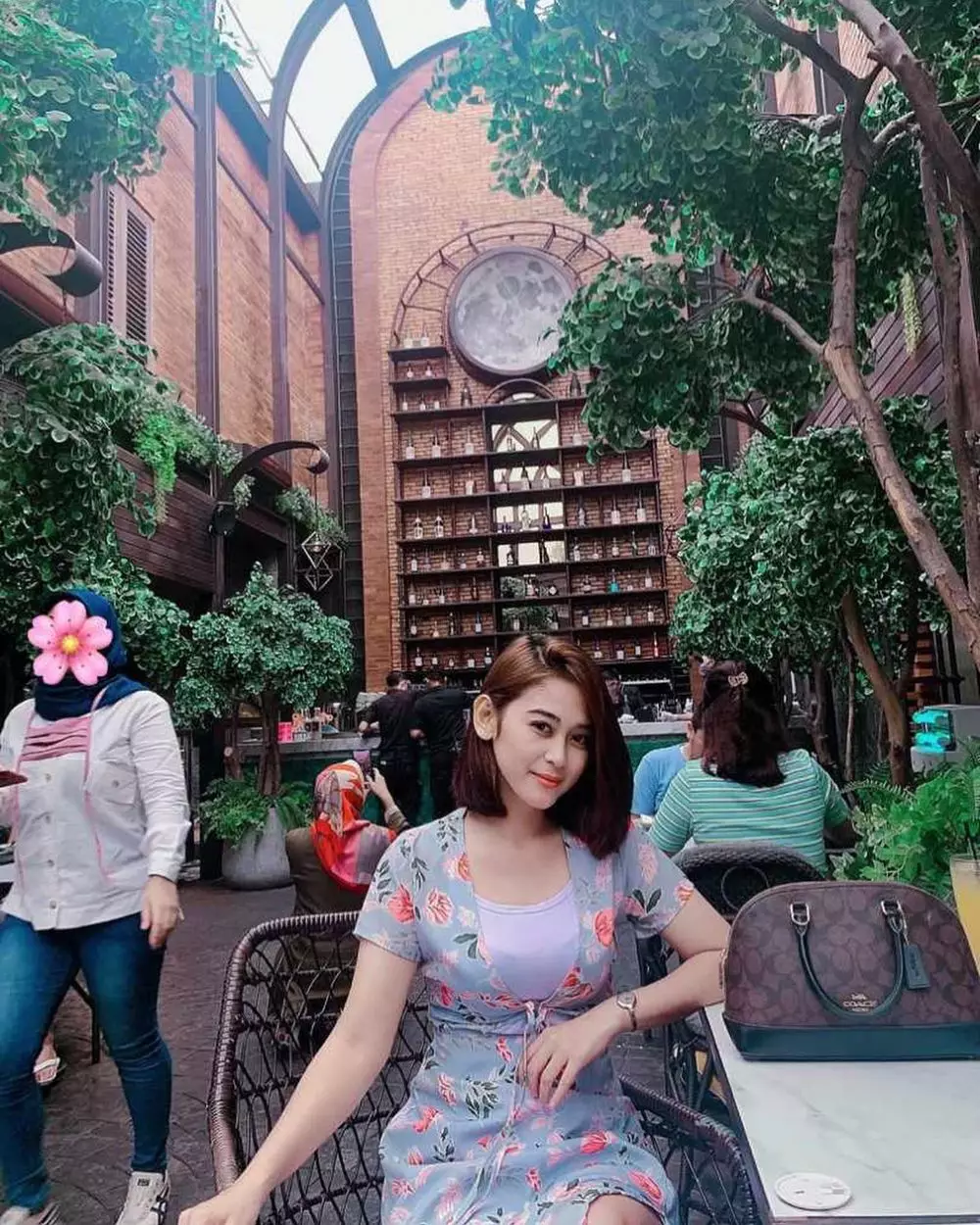 penjual bakso cantik © Instagram