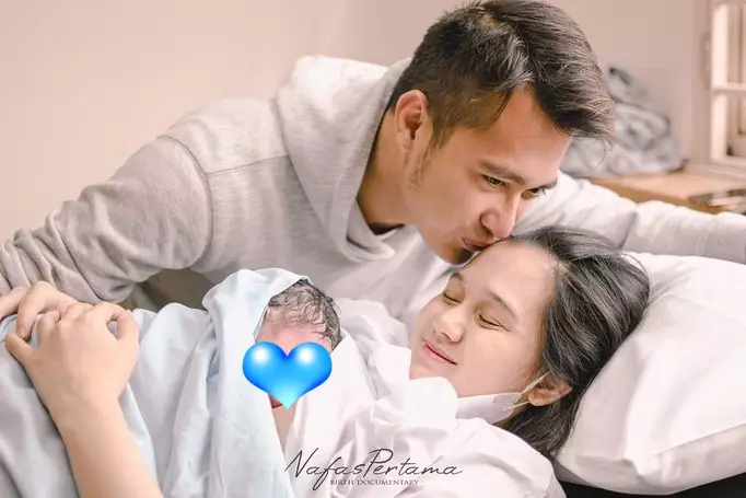 Eza Gionino dikaruniai anak kedua Instagram © 2021 brilio.net Eza Gionino dikaruniai anak kedua Instagram © 2021 brilio.net