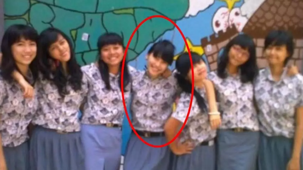 Potret lawas Ayu Ting Ting saat sekolah Instagram Potret lawas Ayu Ting Ting saat sekolah Instagram