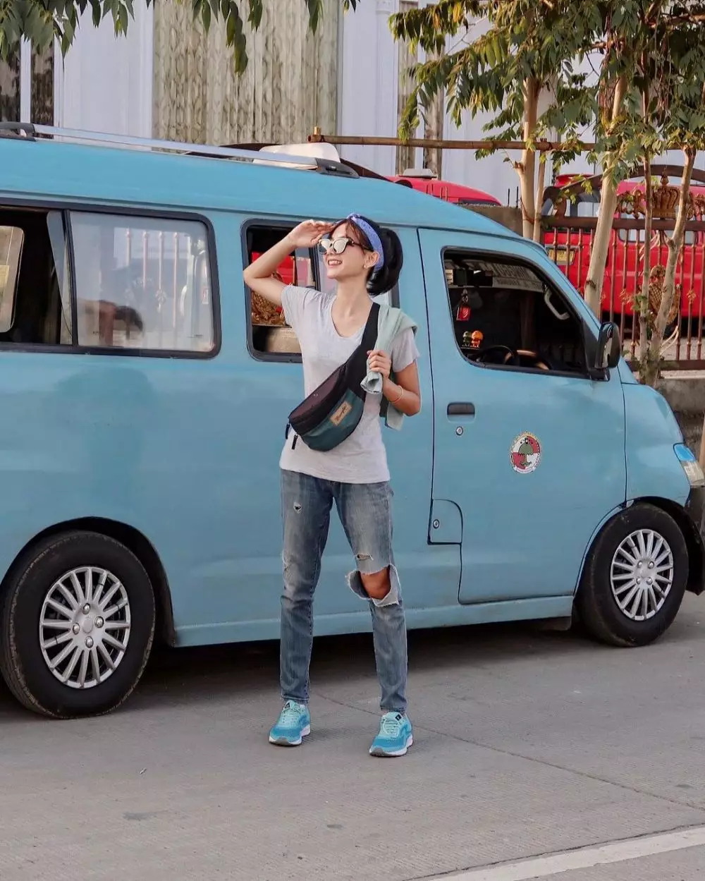 Seleb jadi supir angkot di sinetron © 2021 brilio.net Seleb jadi supir angkot di sinetron © 2021 brilio.net