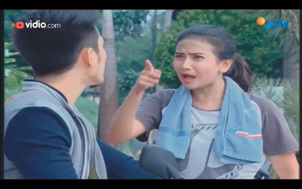 Seleb jadi supir angkot di sinetron © 2021 brilio.net Seleb jadi supir angkot di sinetron © 2021 brilio.net