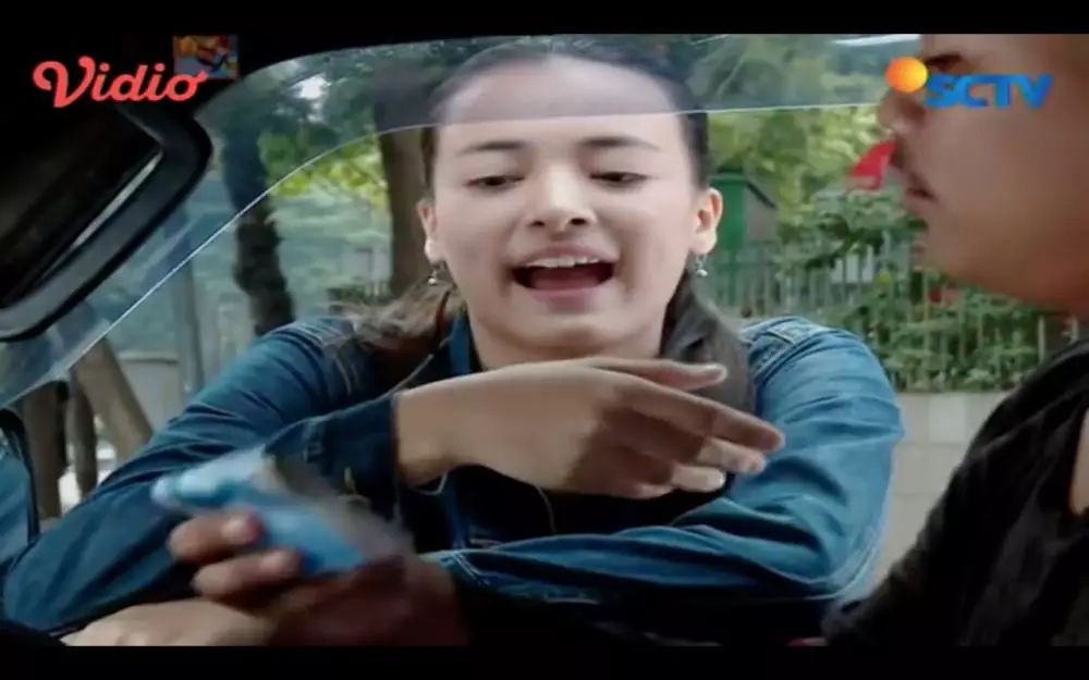 Seleb jadi supir angkot di sinetron © 2021 brilio.net Seleb jadi supir angkot di sinetron © 2021 brilio.net