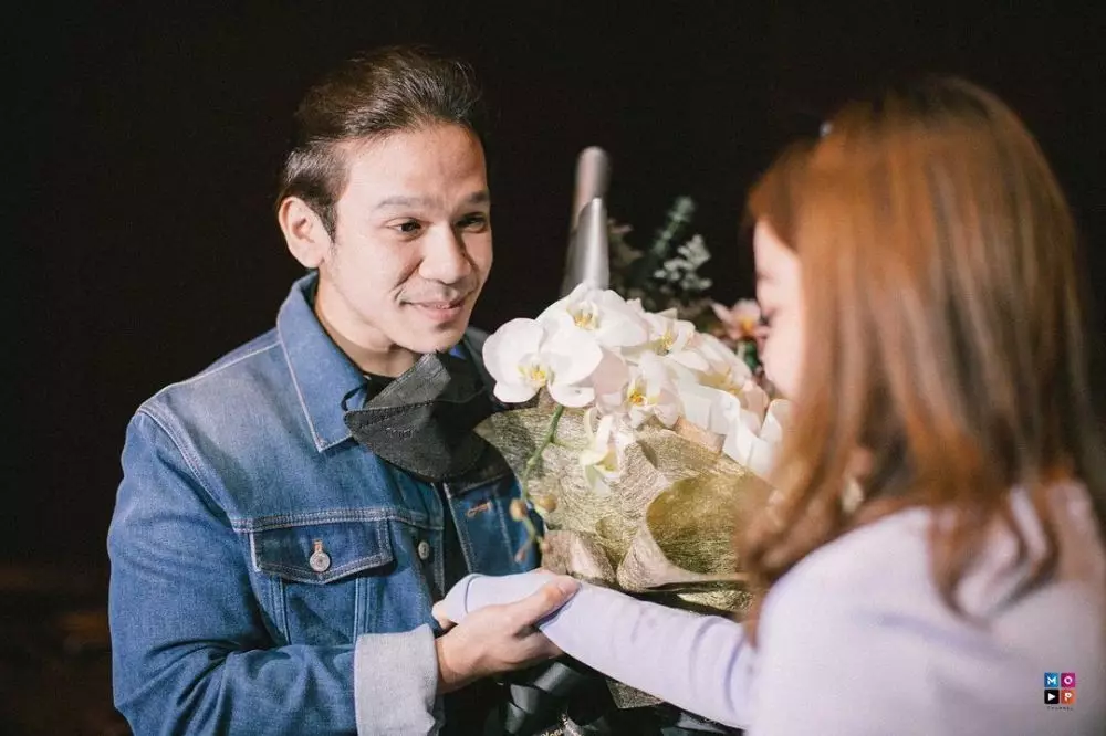 momen Jordi Onsu nembak Frislly Herlind Instagram © 2021 brilio.net momen Jordi Onsu nembak Frislly Herlind Instagram © 2021 brilio.net