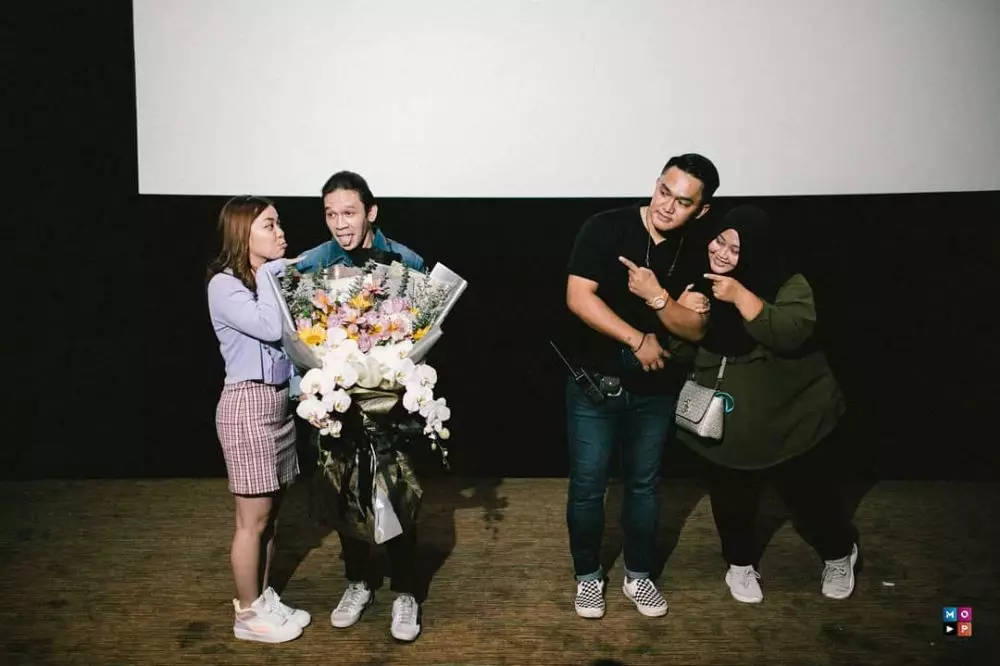 momen Jordi Onsu nembak Frislly Herlind Instagram © 2021 brilio.net momen Jordi Onsu nembak Frislly Herlind Instagram © 2021 brilio.net