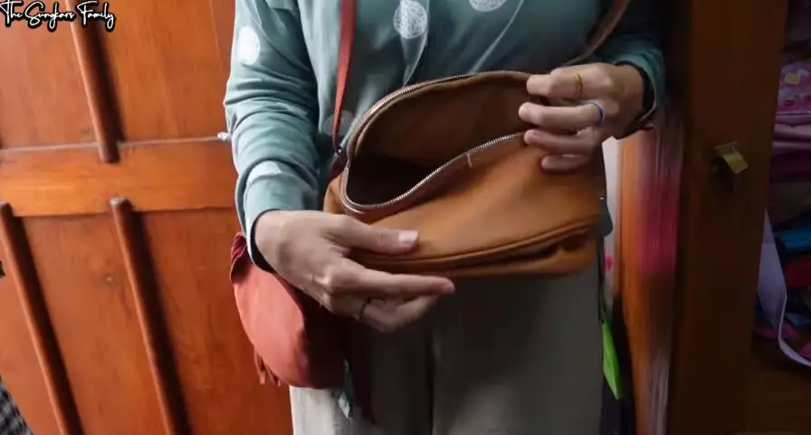 lemari tas sederhena Zaskia Mecca © YouTube lemari tas sederhena Zaskia Mecca © YouTube