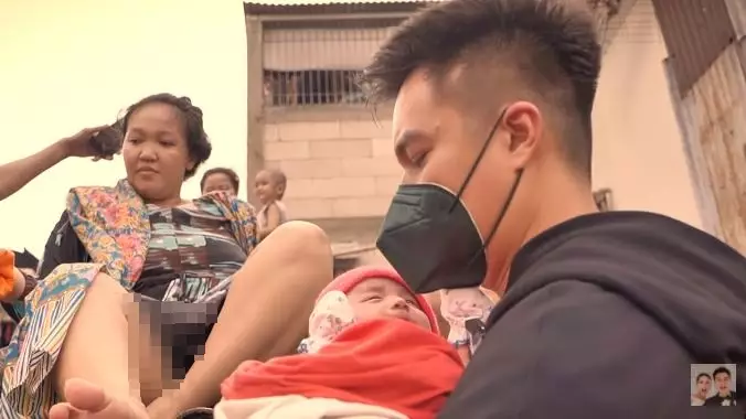 baim wong evakuasi korban banjir © 2021 brilio.net