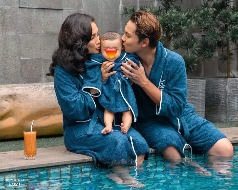 pemotretan keluarga Ussy & Andhika Pratama © 2021 brilio.net