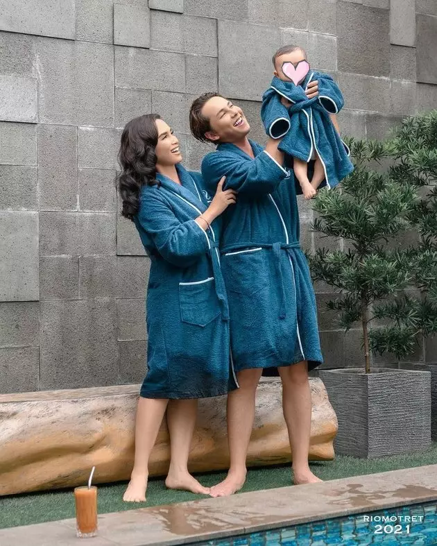 pemotretan keluarga Ussy & Andhika Pratama © 2021 brilio.net