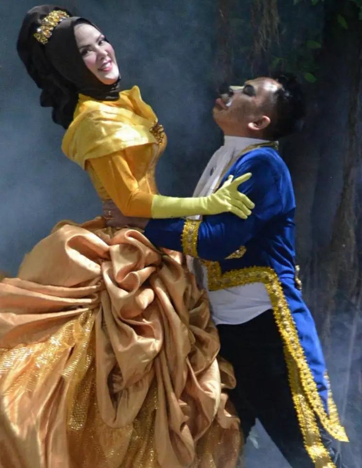 Pasangan seleb dandan ala karakter Disney © 2021 brilio.net