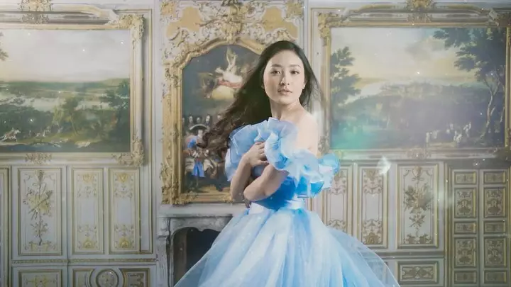 Natasha Wilona jadi Cinderella Instagram