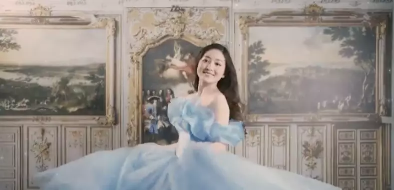 Natasha Wilona jadi Cinderella Instagram