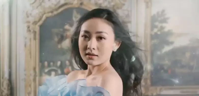 Natasha Wilona jadi Cinderella Instagram