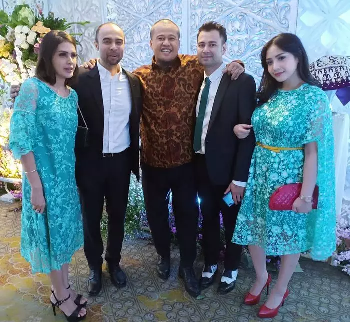 Gaya Nagita Slavina kondangan © Instagram