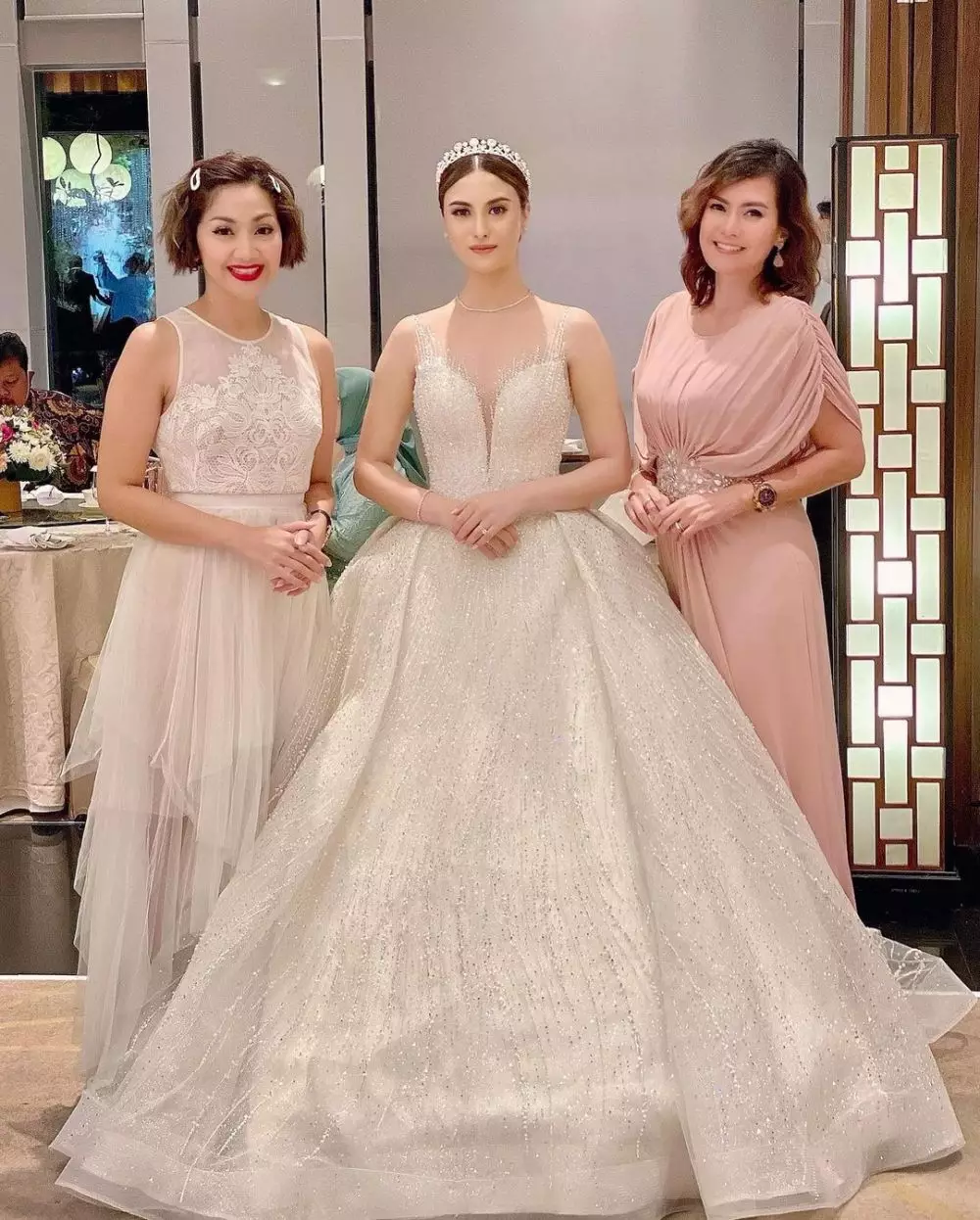 Pesinetron nikah pakai gaun princess © Instagram