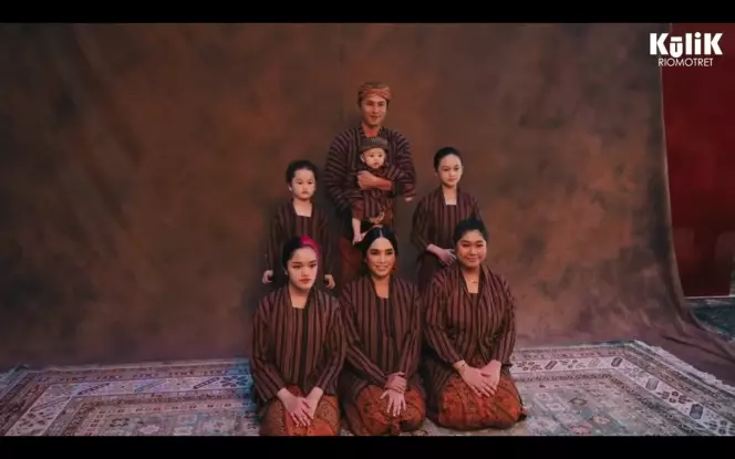 Pemotretan Ussy-Andhika konsep Jawa © Instagram