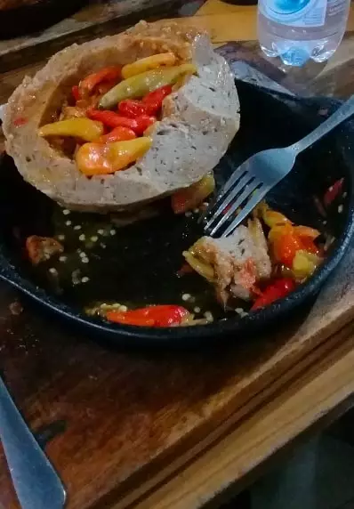 Potret nyeleneh bakso © berbagai sumber