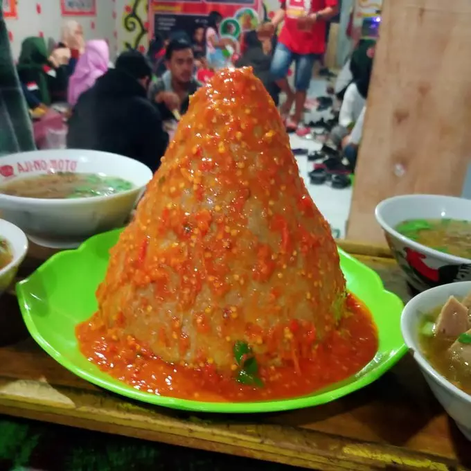 Potret nyeleneh bakso © berbagai sumber