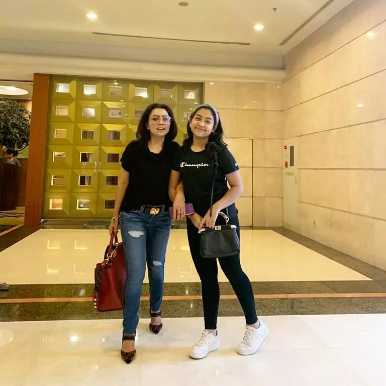 Penyanyi 90-an dan sang anak © Instagram Penyanyi 90-an dan sang anak © Instagram