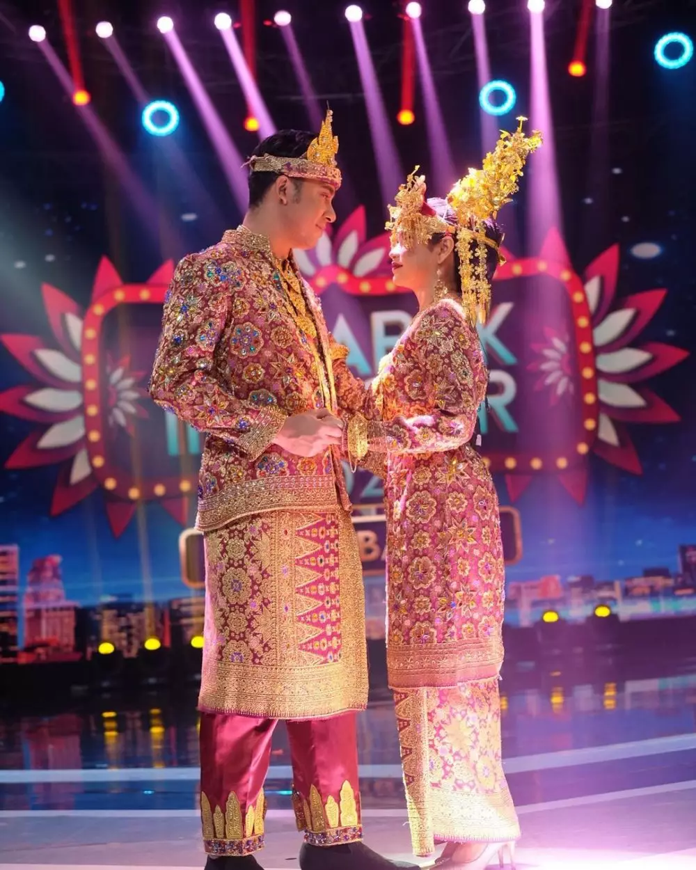 Rara Gunawan adat Palembang © 2021 brilio.net Rara Gunawan adat Palembang © 2021 brilio.net