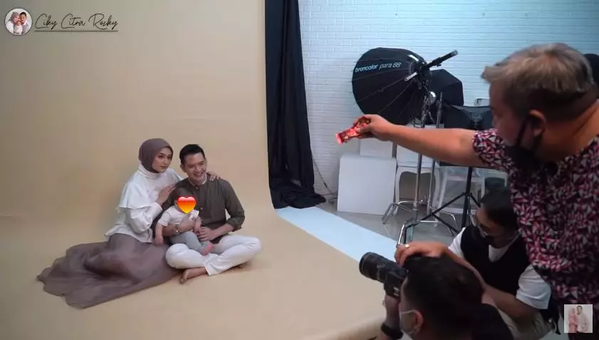 momen pemotretan citra kirana dan keluarga © Instagram