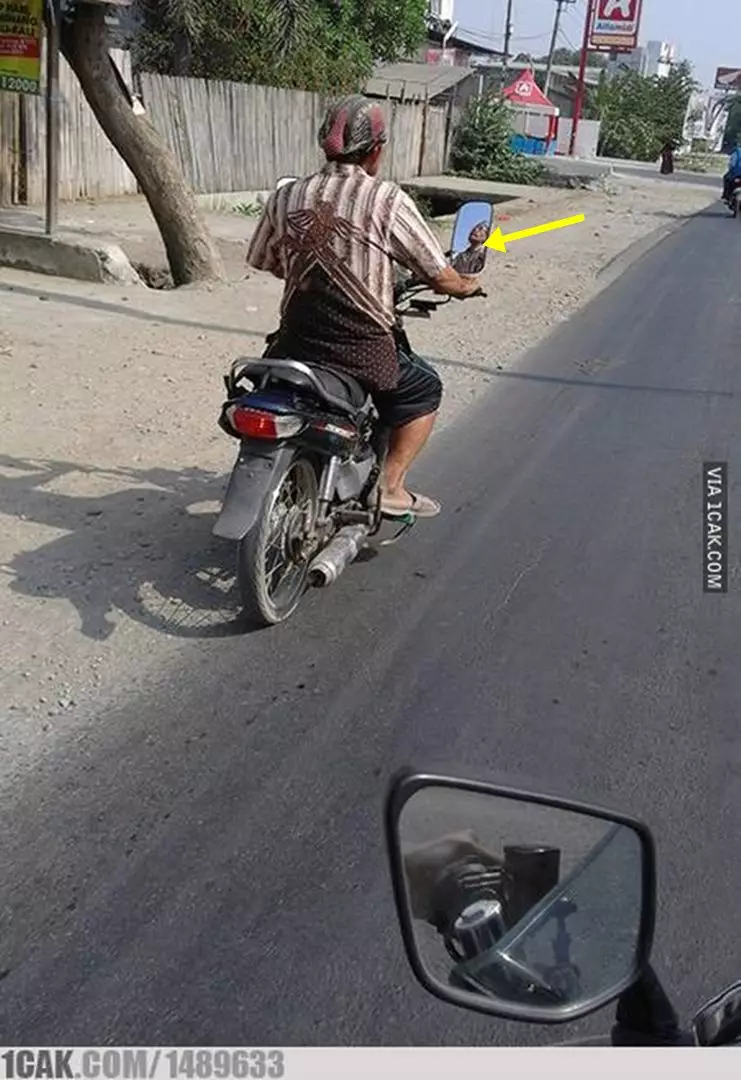 spion motor kocak © Berbagai Sumber spion motor kocak © Berbagai Sumber