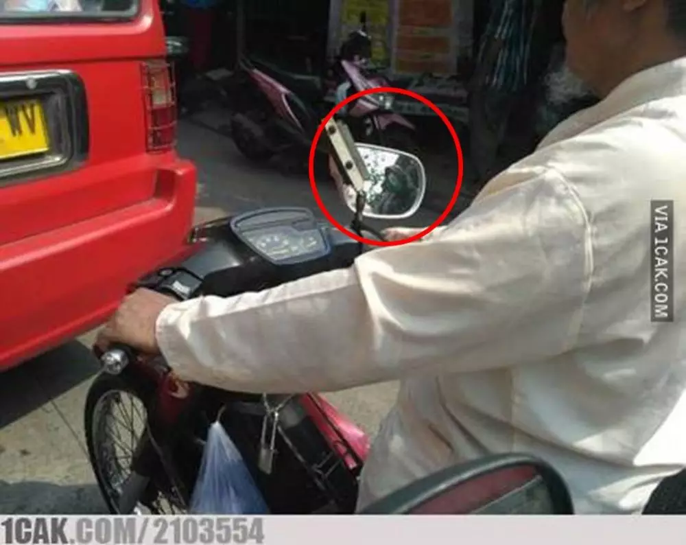 spion motor kocak © Berbagai Sumber spion motor kocak © Berbagai Sumber