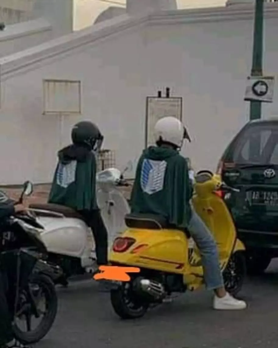 pengendara pakai kostum © Berbagai Sumber