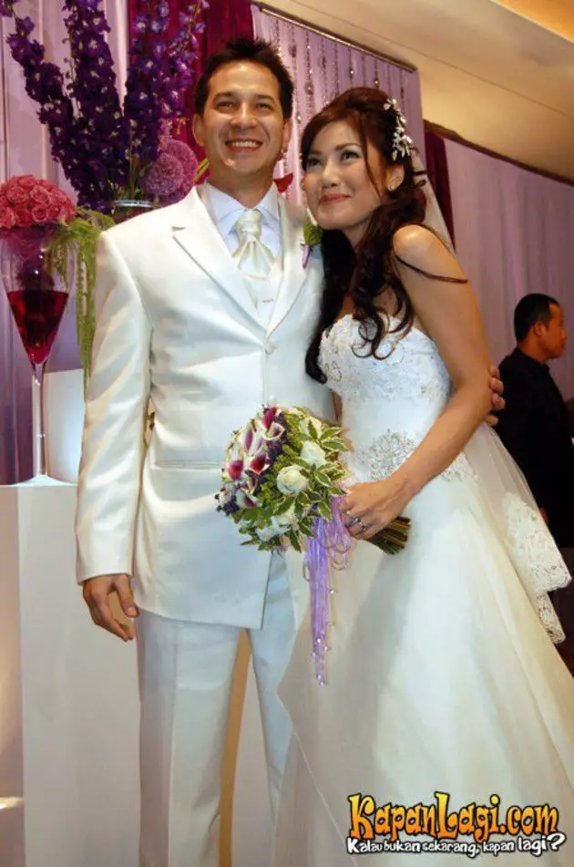 Potret lawas istri pesinetron ganteng © Instagram Potret lawas istri pesinetron ganteng © Instagram