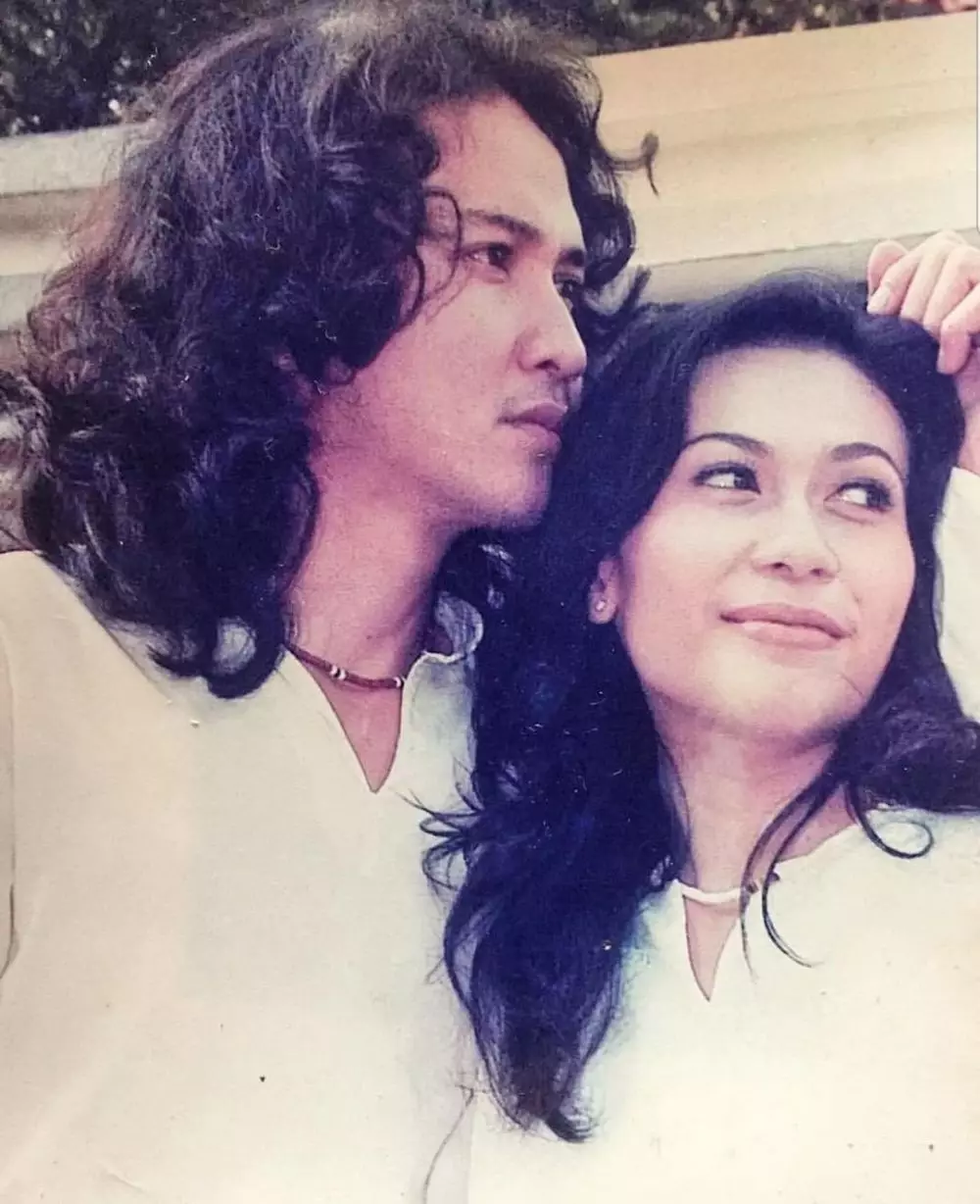 Potret lawas istri pesinetron ganteng © Instagram Potret lawas istri pesinetron ganteng © Instagram