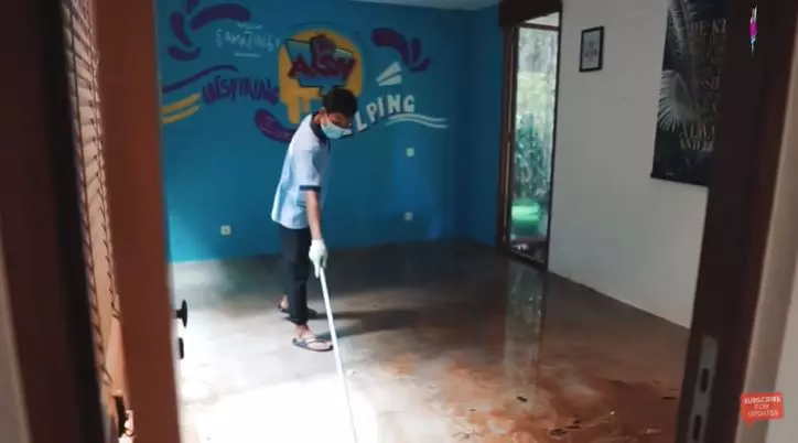 rumah Irish Bella pasca banjir © YouTube