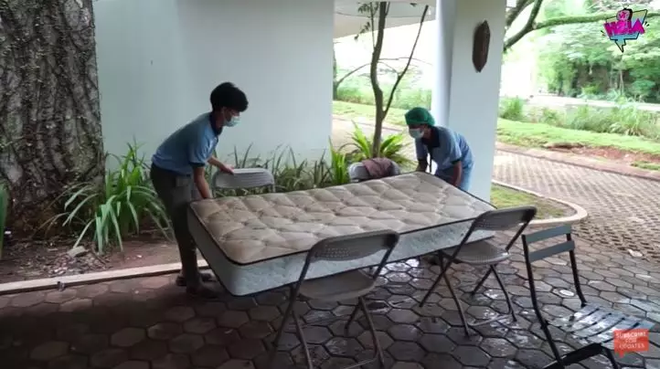 rumah Irish Bella pasca banjir © YouTube