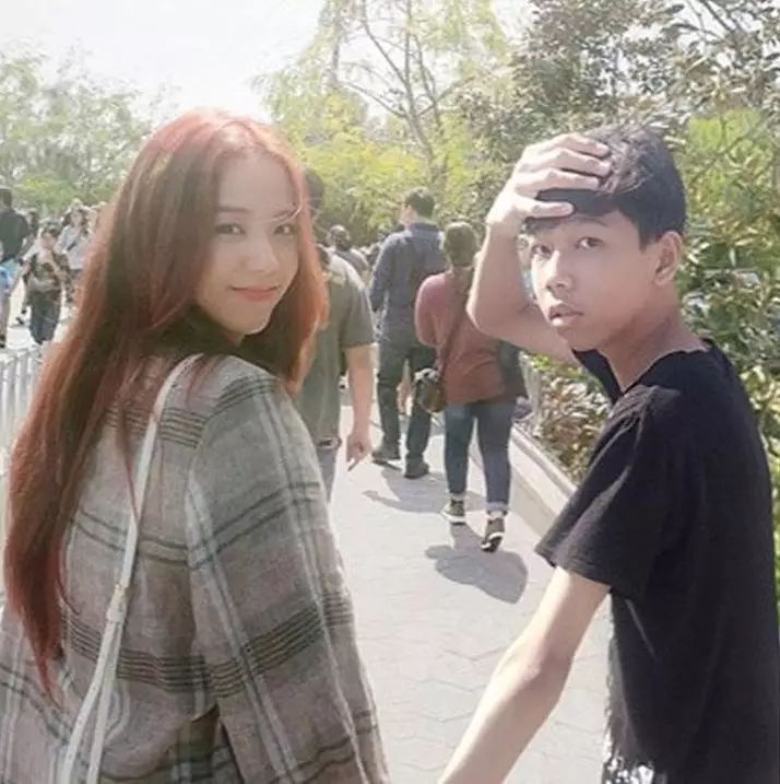 Foto editan halu warganet mesra bareng BLACKPINK © Instagram & Twitter