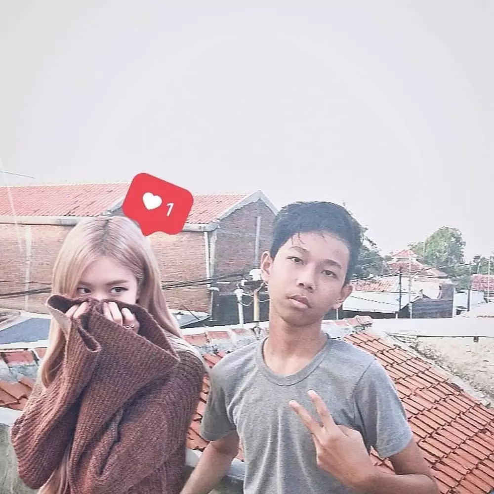 Foto editan halu warganet mesra bareng BLACKPINK © Instagram & Twitter