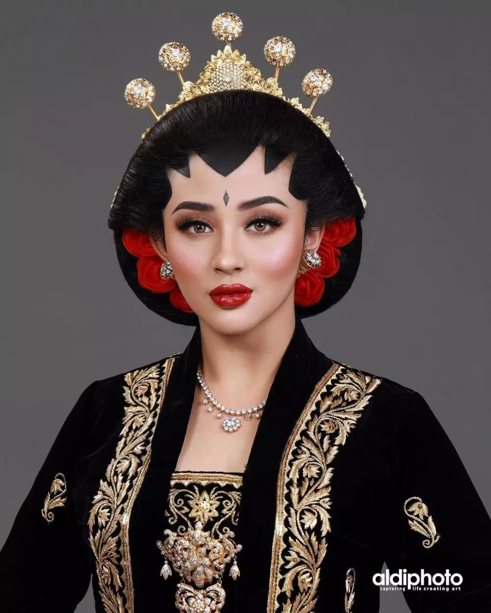 Ali Margin baju pengantin Jawa © Instagram Ali Margin baju pengantin Jawa © Instagram