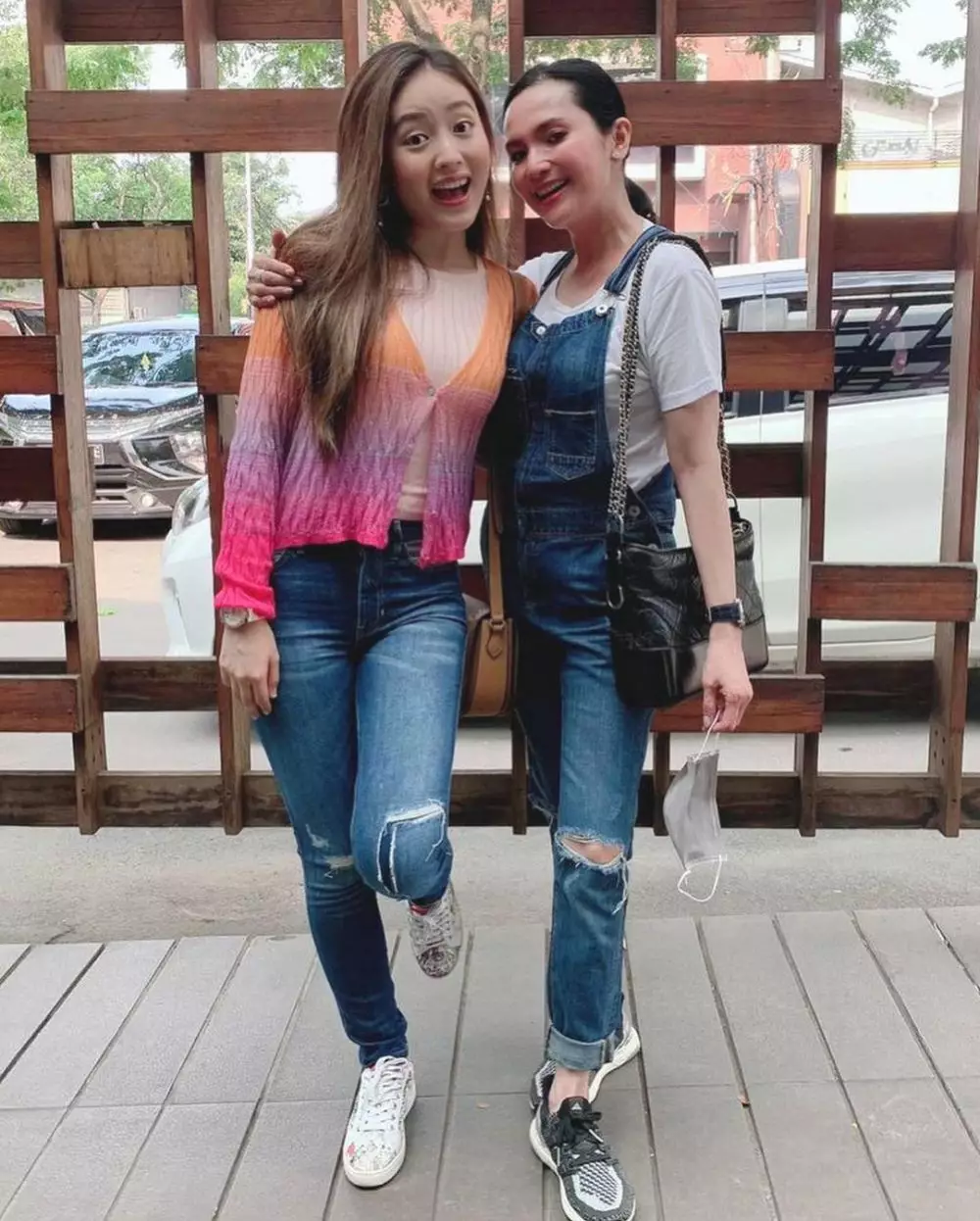 Potret persahabatan seleb lintas usia © Instagram