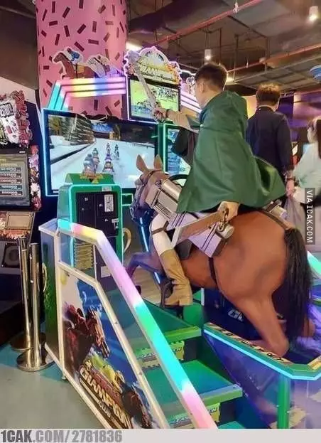 orang pakai kostum anime © berbagai sumber orang pakai kostum anime © berbagai sumber