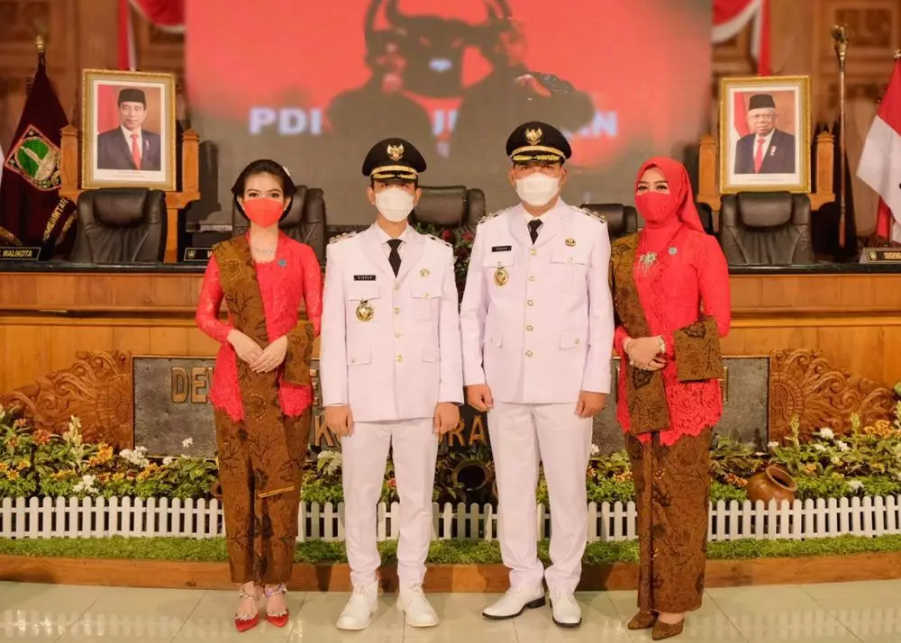 Gibran Rakabuming Raka dilantik jadi Wali Kota Solo © 2021 brilio.net Gibran Rakabuming Raka dilantik jadi Wali Kota Solo © 2021 brilio.net