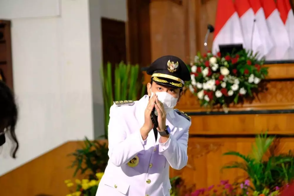 Gibran Rakabuming Raka dilantik jadi Wali Kota Solo © 2021 brilio.net Gibran Rakabuming Raka dilantik jadi Wali Kota Solo © 2021 brilio.net