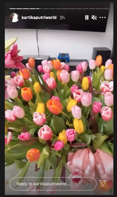 kado Habib Usman untuk Kartika Putri Instagram