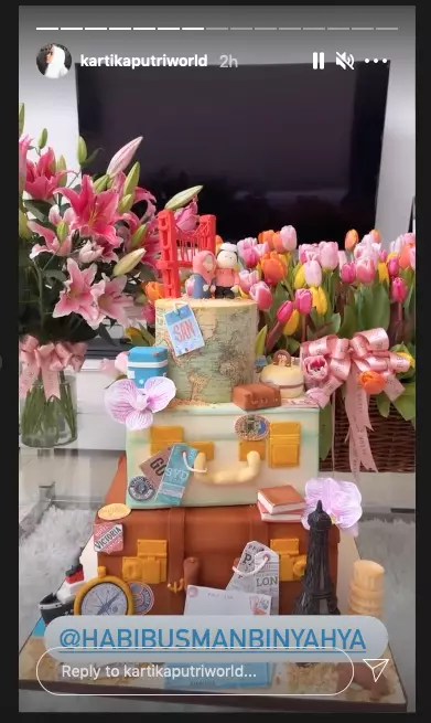 kado Habib Usman untuk Kartika Putri Instagram