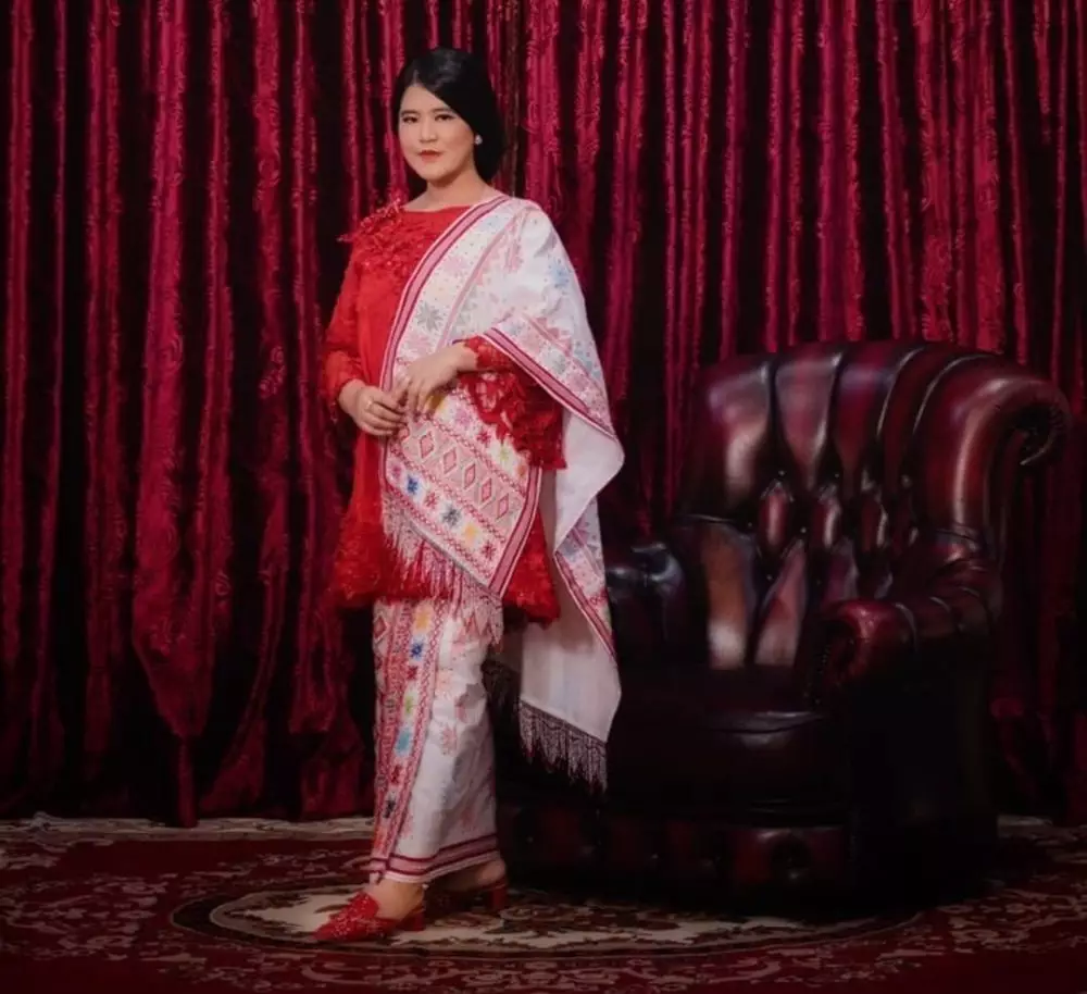 Momen Kahiyang Ayu dampingi suami pelantikan © Instagram Momen Kahiyang Ayu dampingi suami pelantikan © Instagram