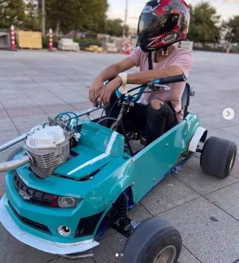 desain absurd gokart Instagram