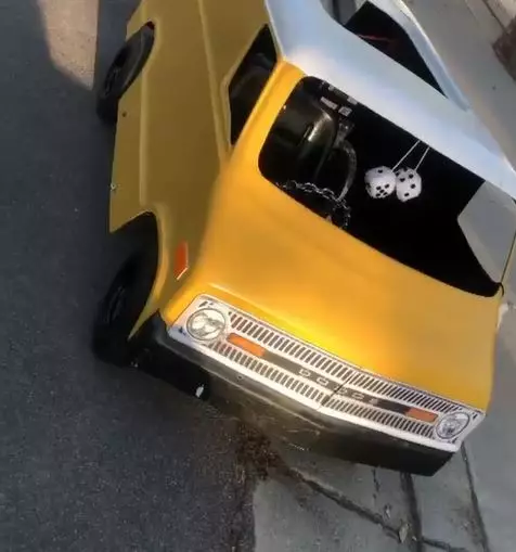 desain absurd gokart Instagram