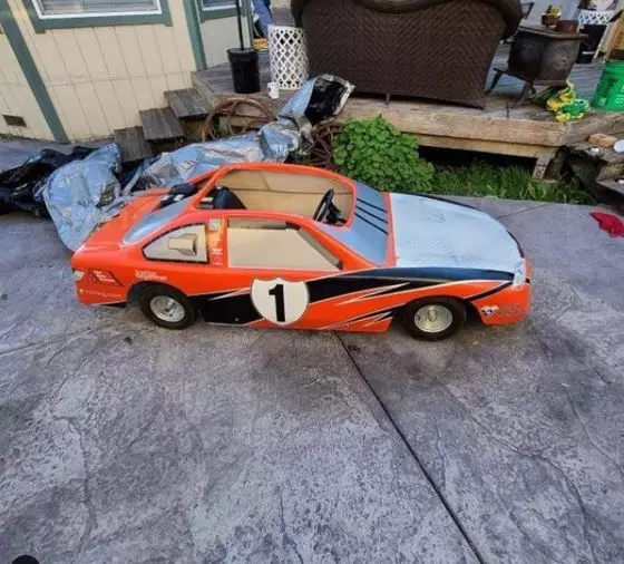 desain absurd gokart Instagram