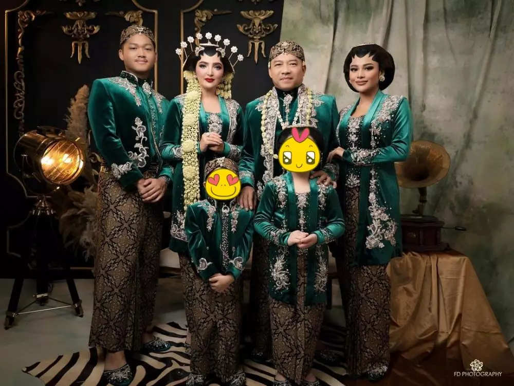 Pemotretan Ashanty dan Anang Hermansyah ala pengantin Jawa  © Instagram & YouTube